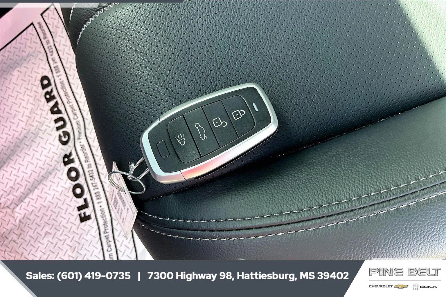 Used 2024 Platinum White Pearl Honda EX-L image 9