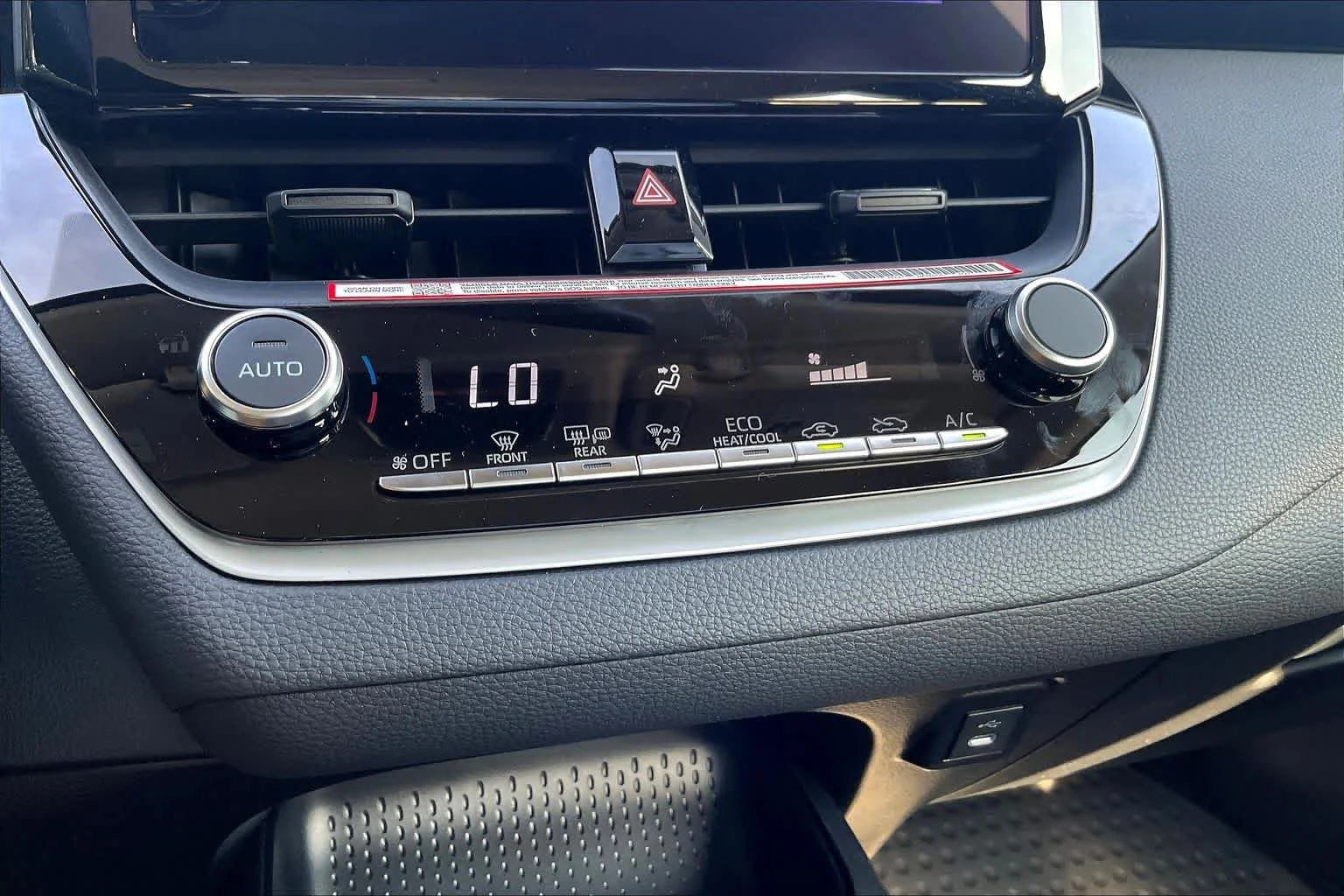 Used 2026 Ice Cap Toyota Hybrid LE image 33
