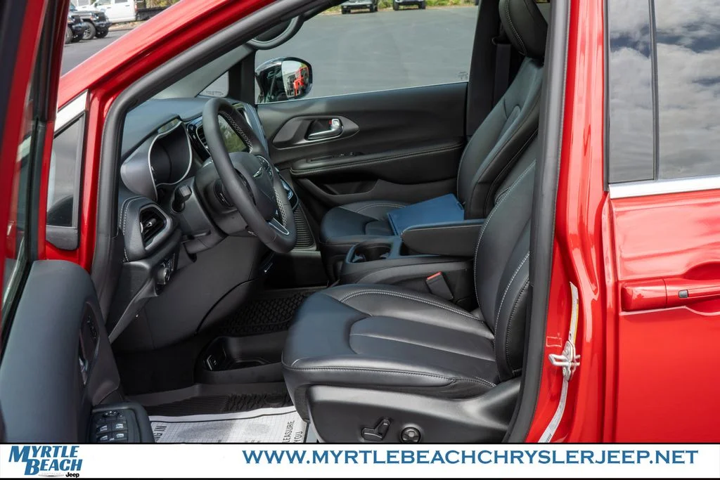 Certified Used 2026 Red Chrysler Select image 18