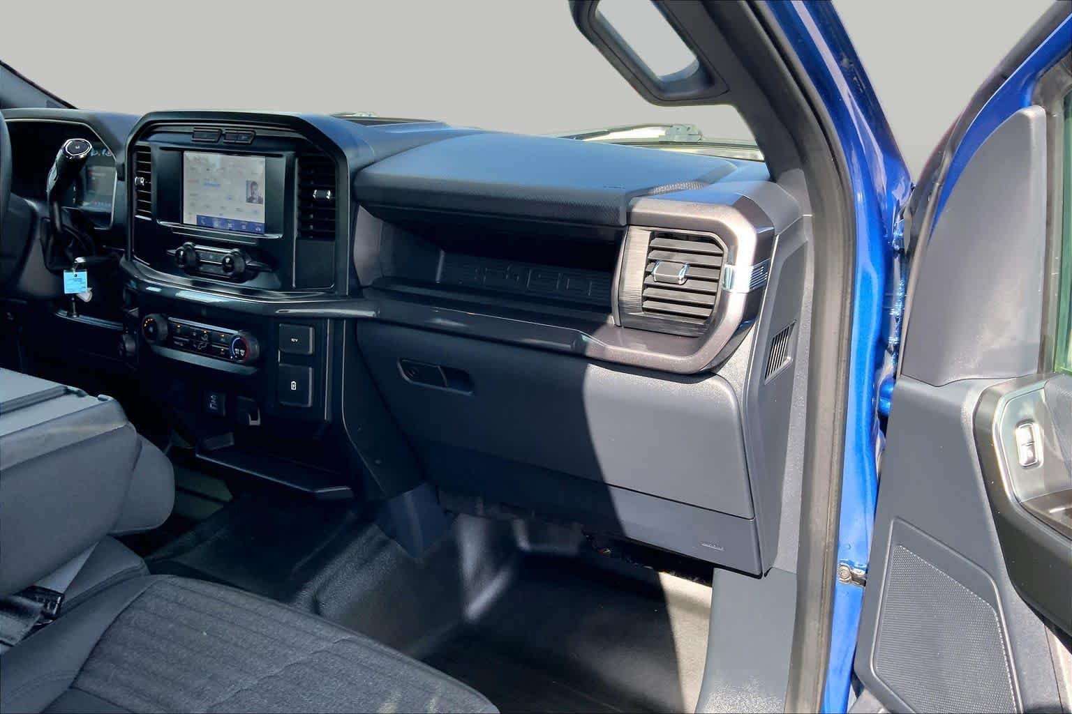 Used 2023 Atlas Blue Metallic Ford XL image 18