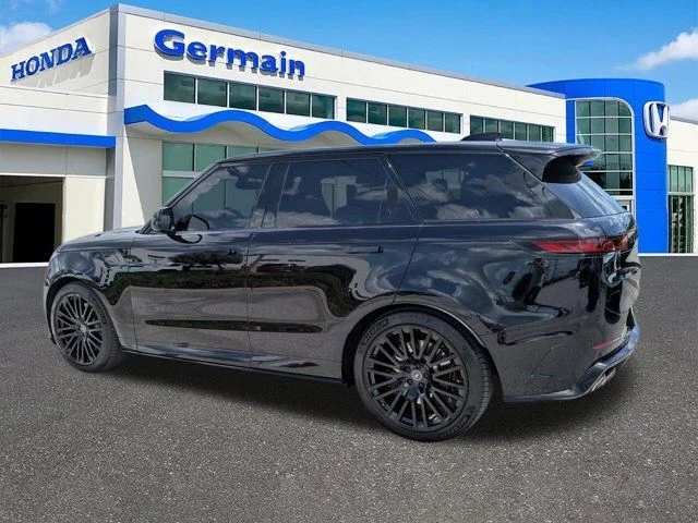 Used 2025  Land Rover SV Edition Two image 7