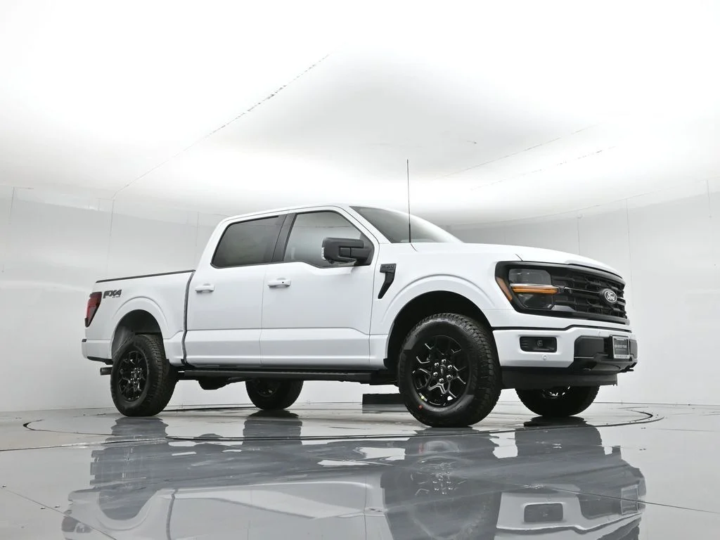 New 2026 Oxford White Ford XLT image 3