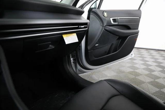 2025 Hyundai Sonata Hybrid Limited - Photo 47