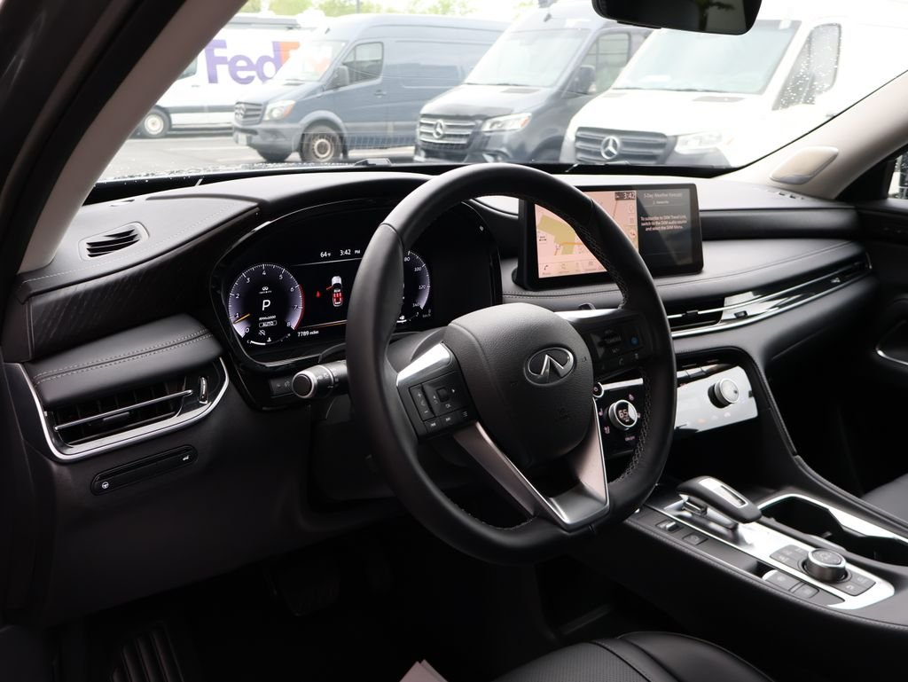 Used 2025 Graphite Shadow INFINITI Sensory image 19