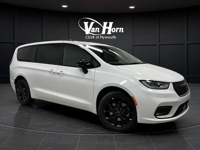 2026 Chrysler Pacifica Select AWD's photo