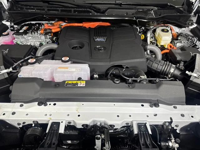 New 2026 Wind Chill Pearl <sup>1</sup> Toyota Tundra Platinum image 8