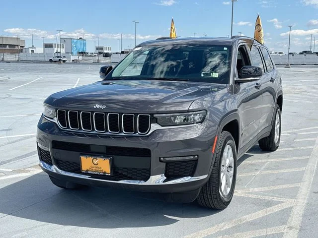 Used 2024 Gray Jeep Limited image 3