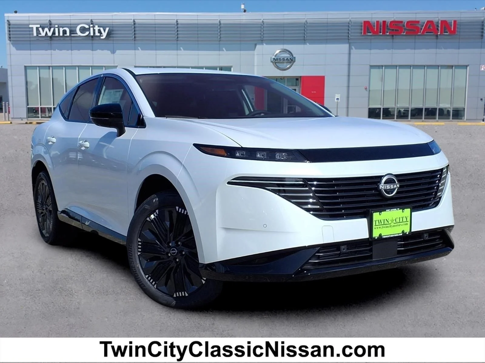 New 2026 White Nissan Platinum image 1