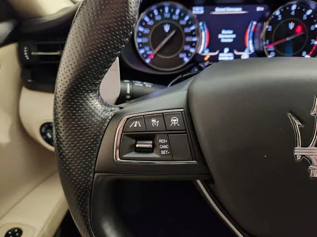 Used 2022 Bianco Maserati Modena image 26