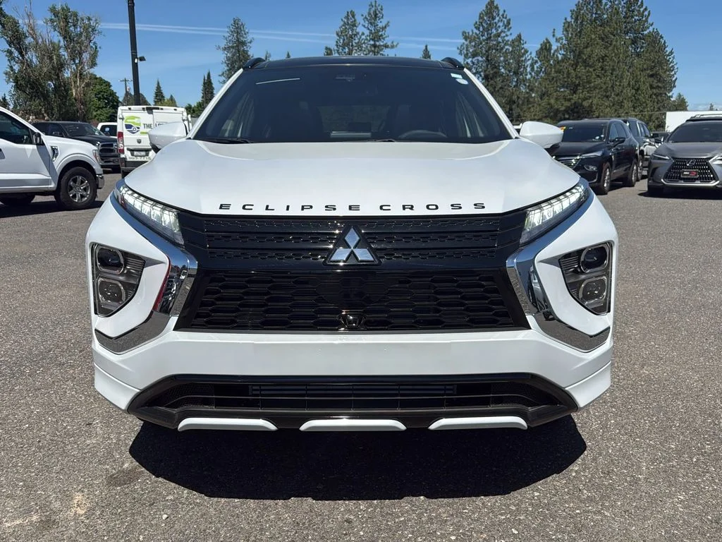 New 2026 White Diamond Mitsubishi SEL AWD image 30