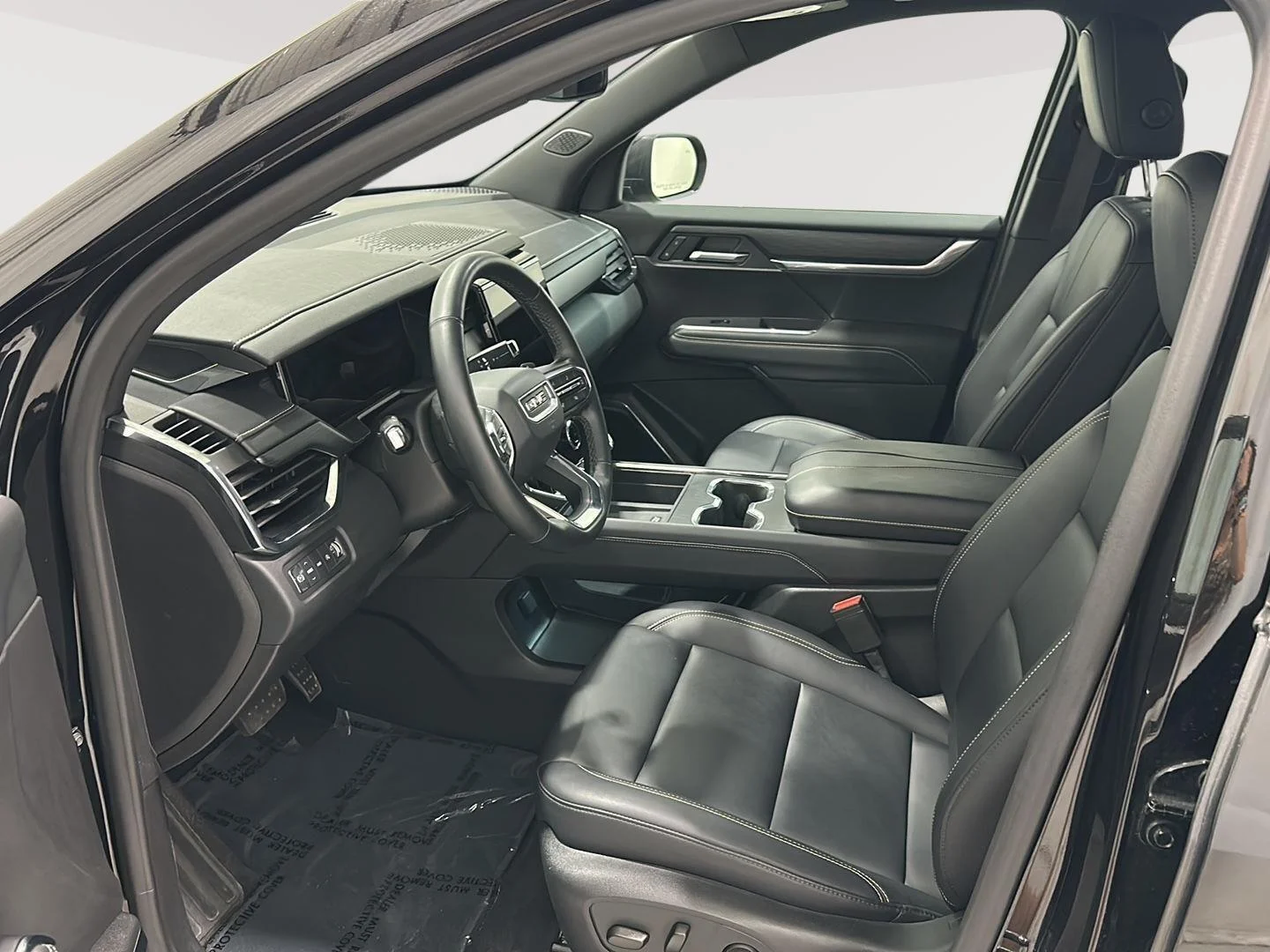 Used 2025 Ebony Twilight Metallic GMC Elevation image 18