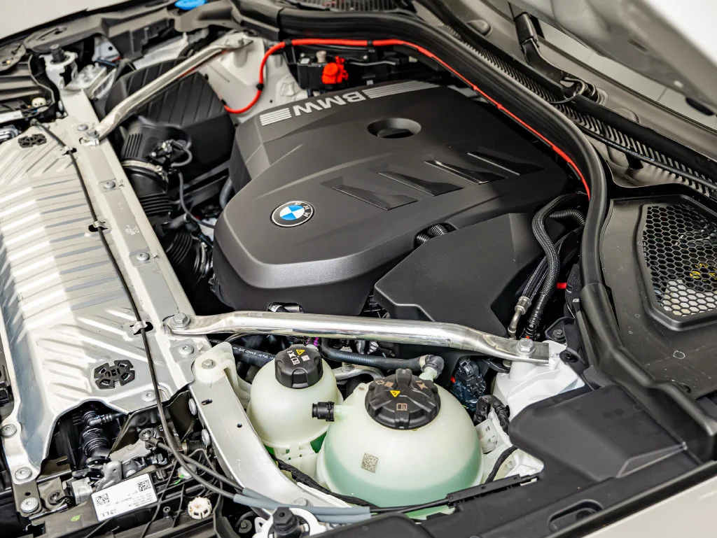 New 2026 Mineral White Metallic BMW 30 xDrive image 40