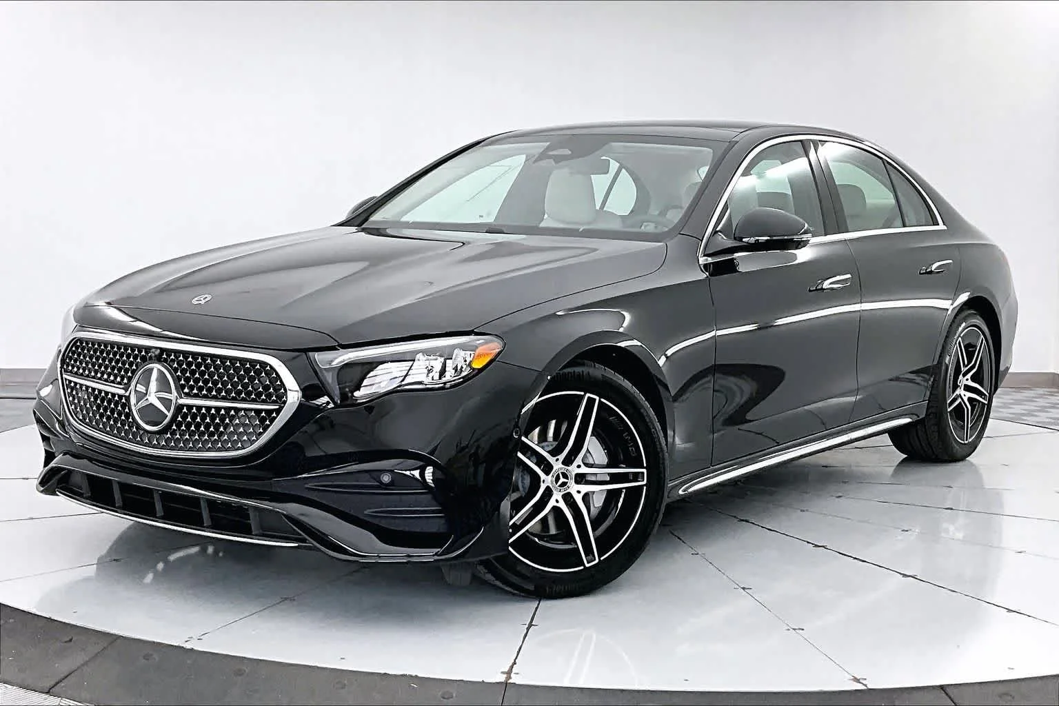 2026 Mercedes-Benz E-Class E350 4MATIC's photo