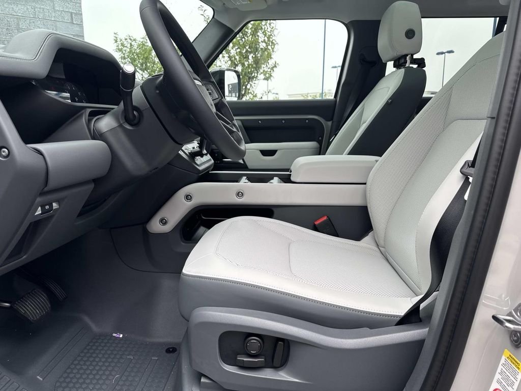 New 2026 Borasco Grey Land Rover X-Dynamic SE image 21