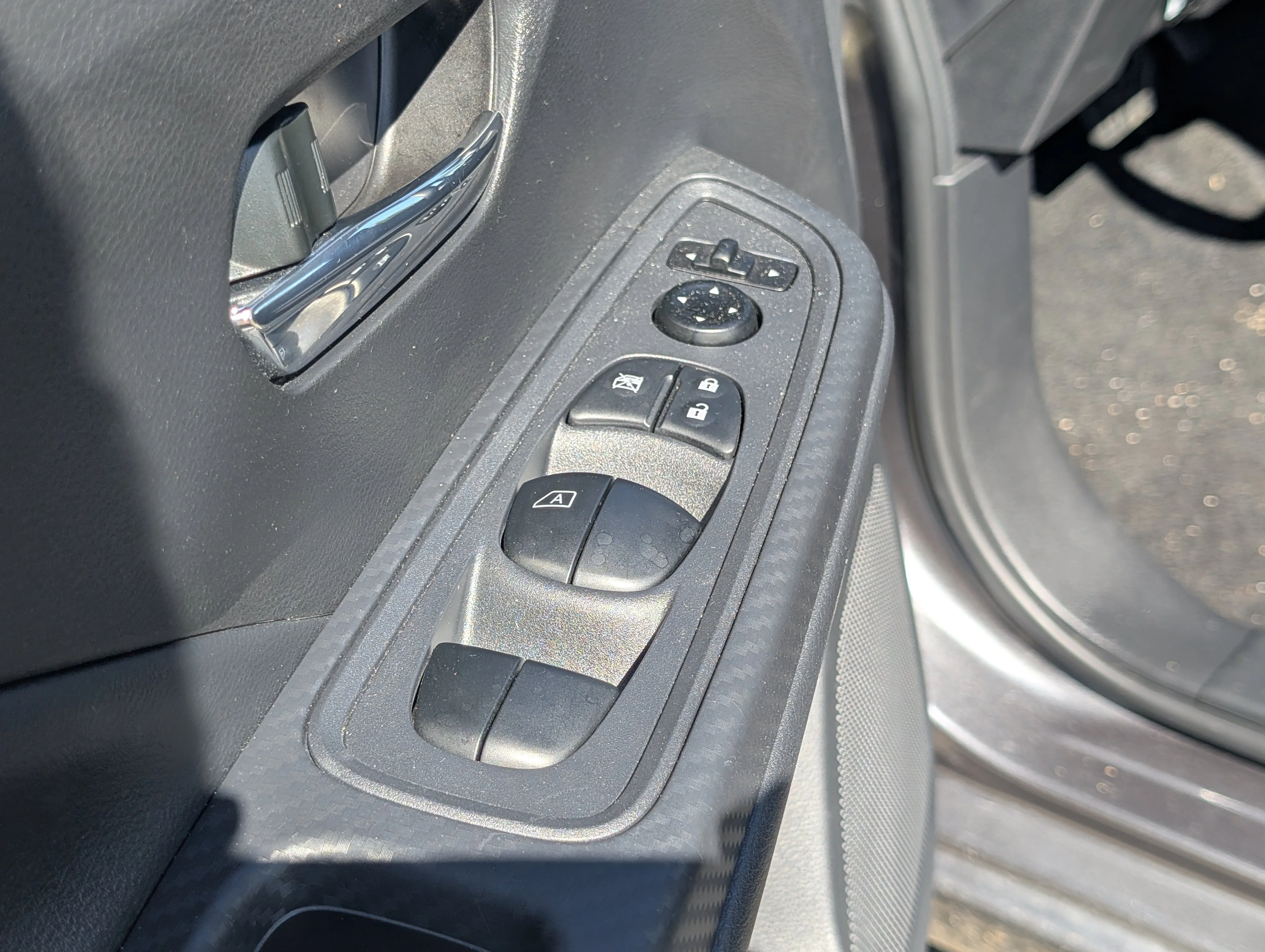 Used 2024 Gray Nissan SV image 18