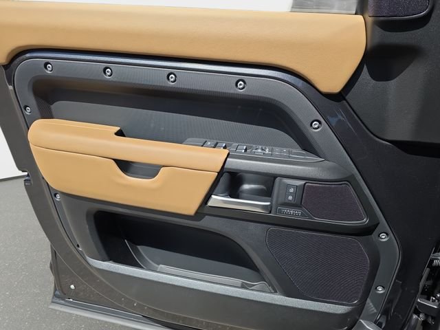 New 2026 Carpathian Grey Land Rover X image 19