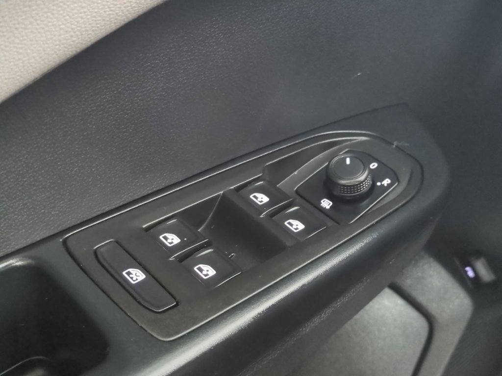 2024 Volkswagen Taos SE - Photo 39