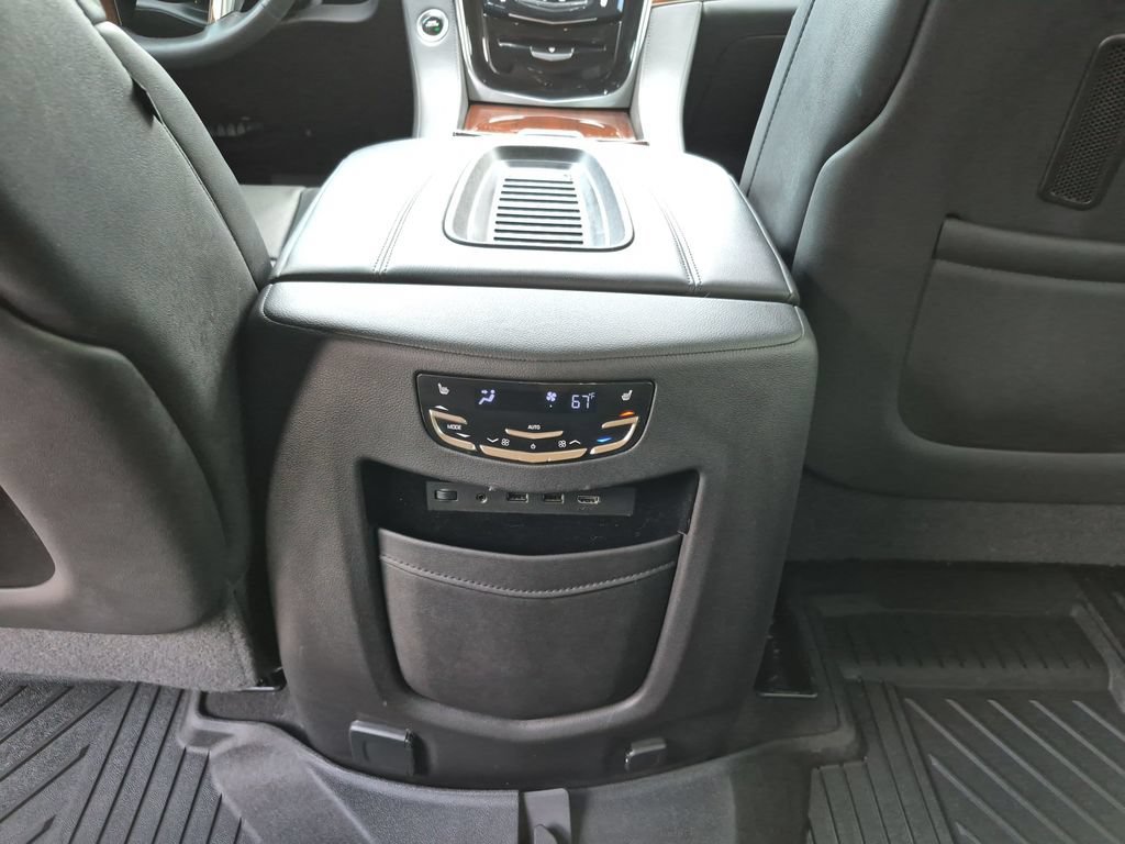 Used 2020 BLACK RAVEN Cadillac Premium Luxury image 35