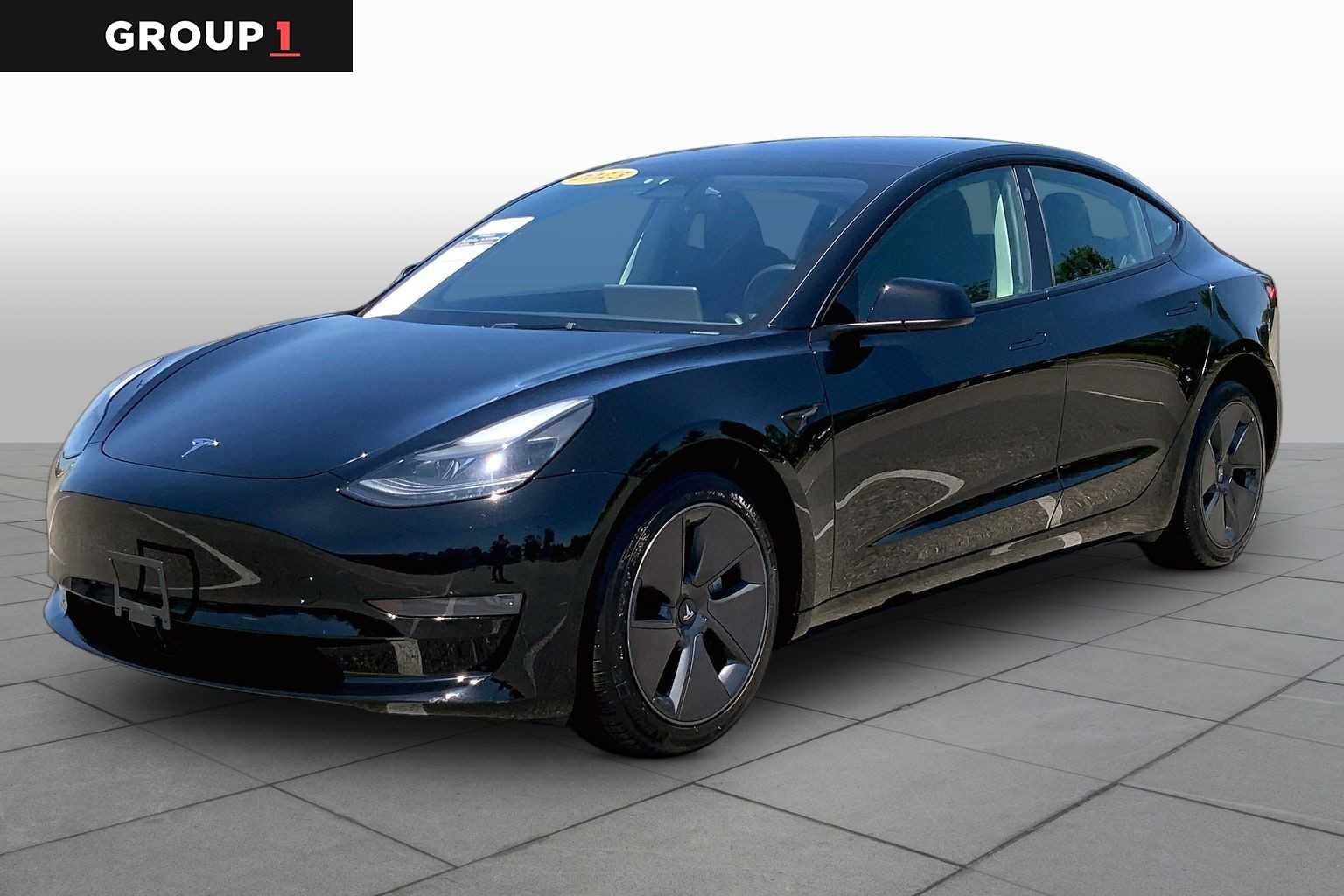 2023 Tesla Model 3 -'s photo