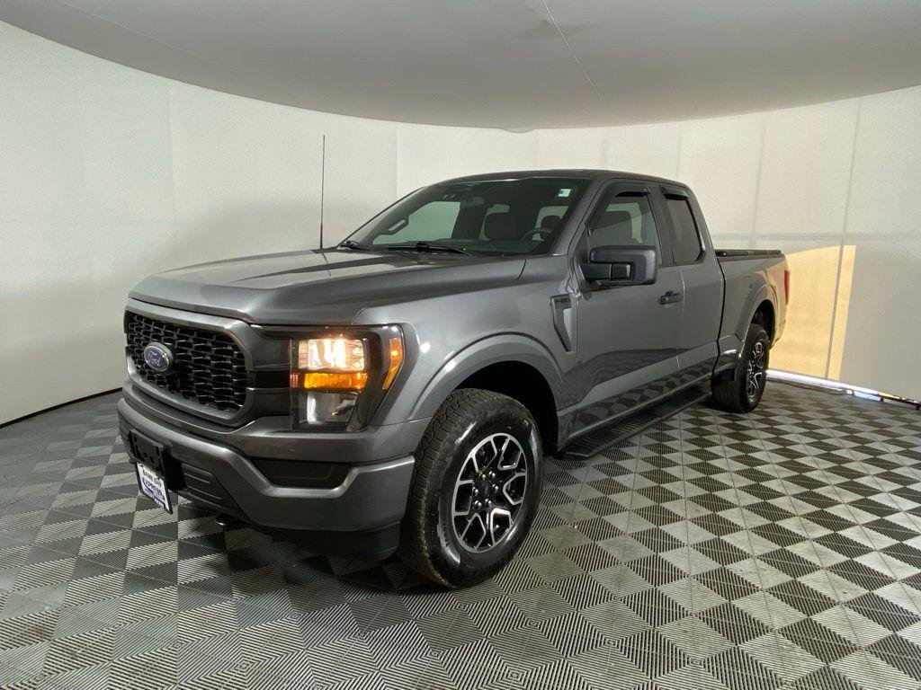 Used 2023 Gray Metallic Ford XL image 9