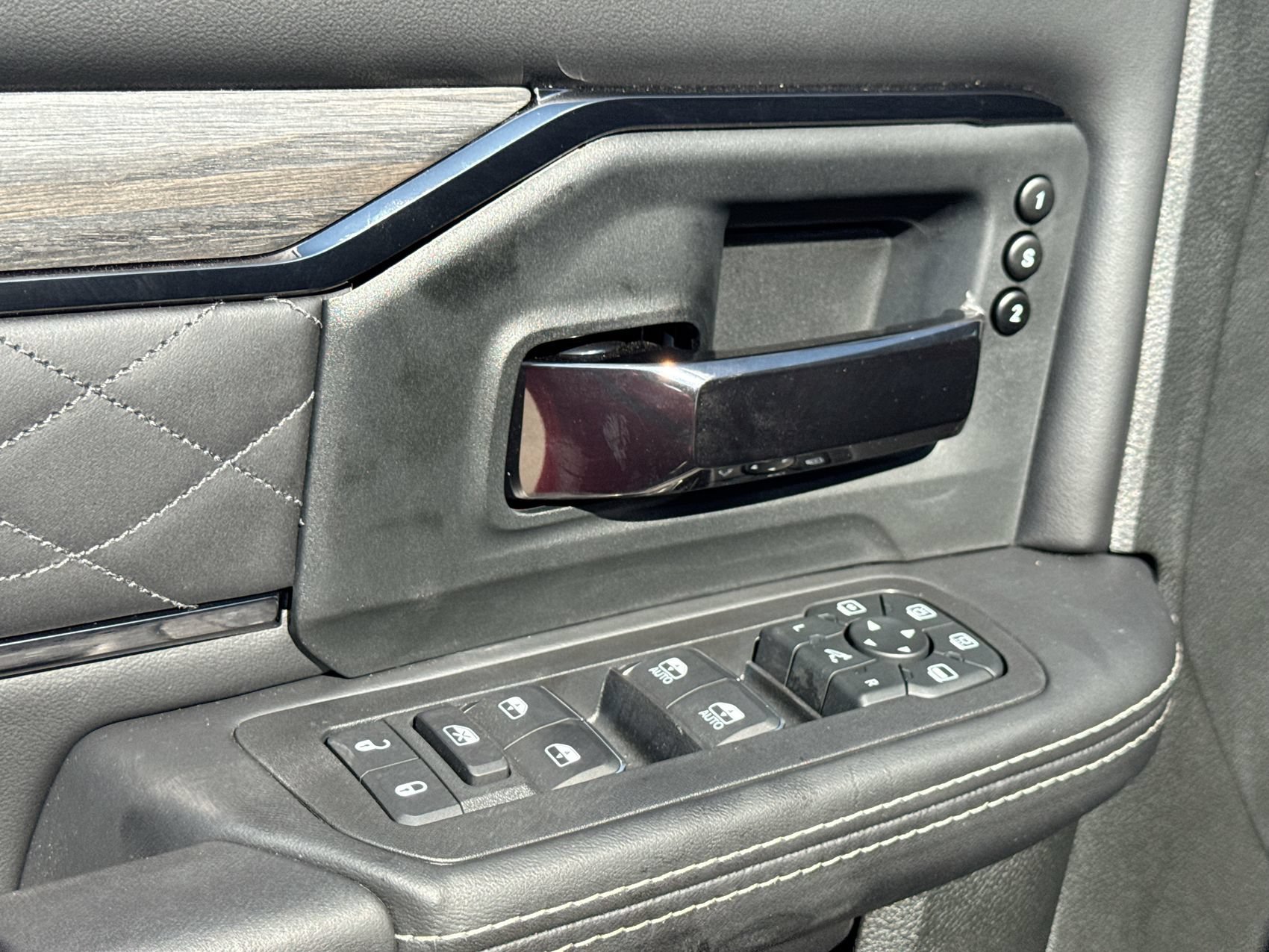 New 2026 Ceramic Gray Clearcoat Ram Limited image 13