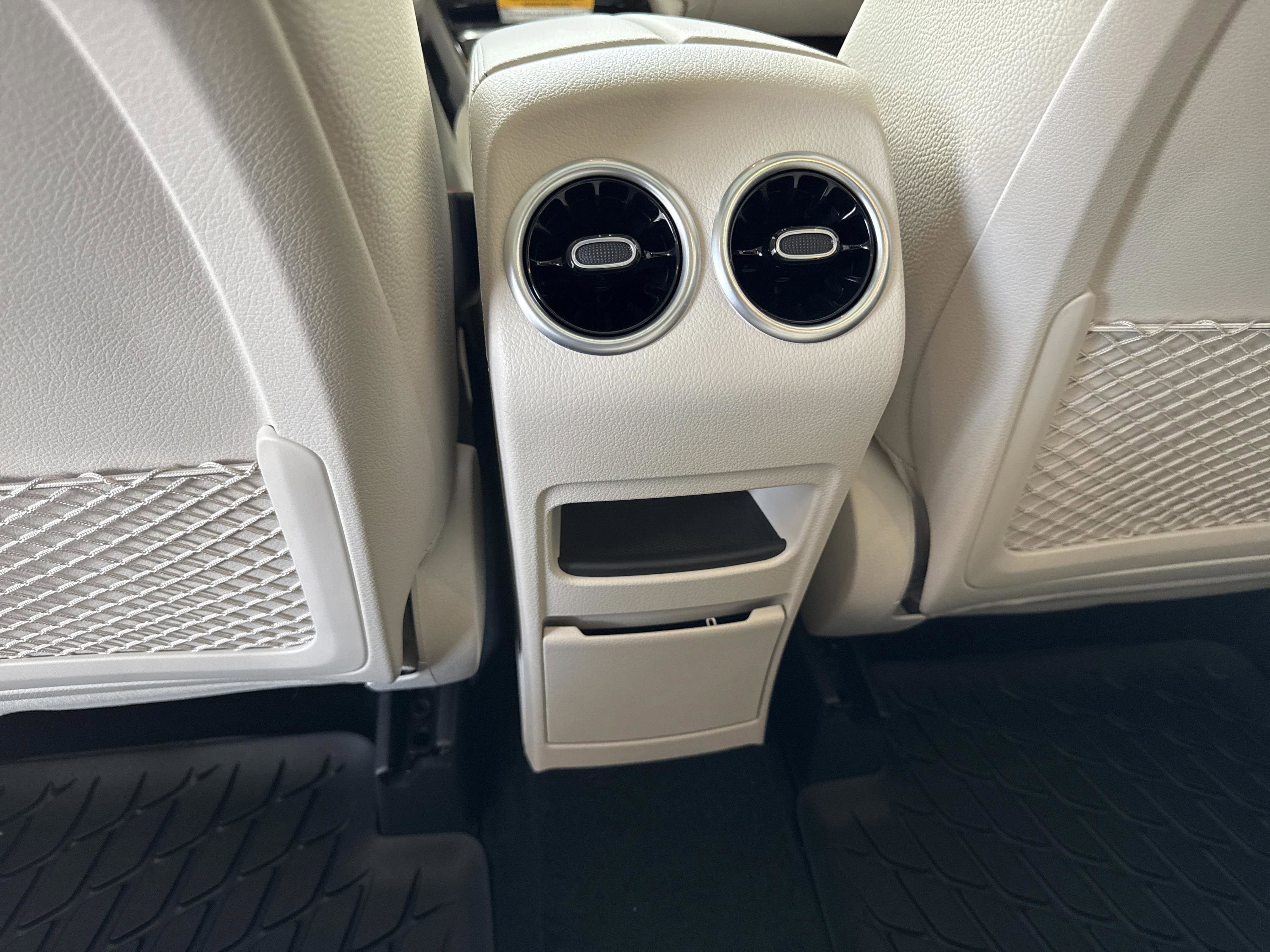 New 2026 Night Black Mercedes-Benz GLB 250 image 30