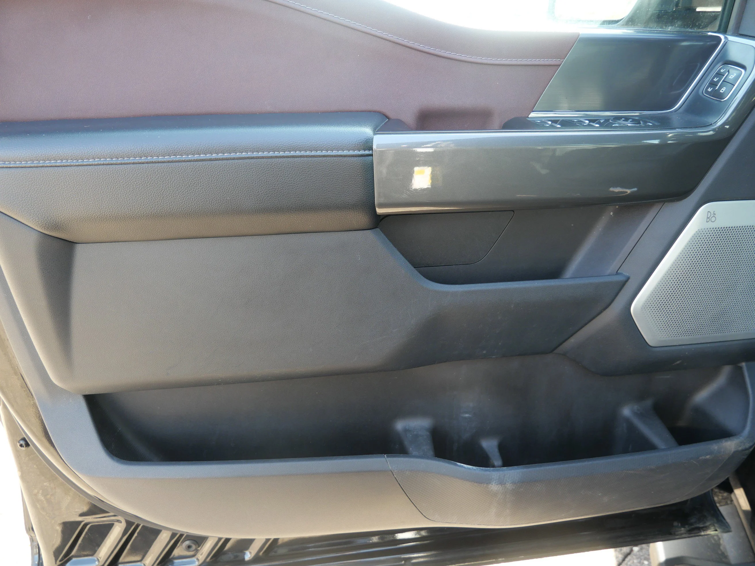 Certified Used 2023 Agate Black Metallic Ford LARIAT image 10