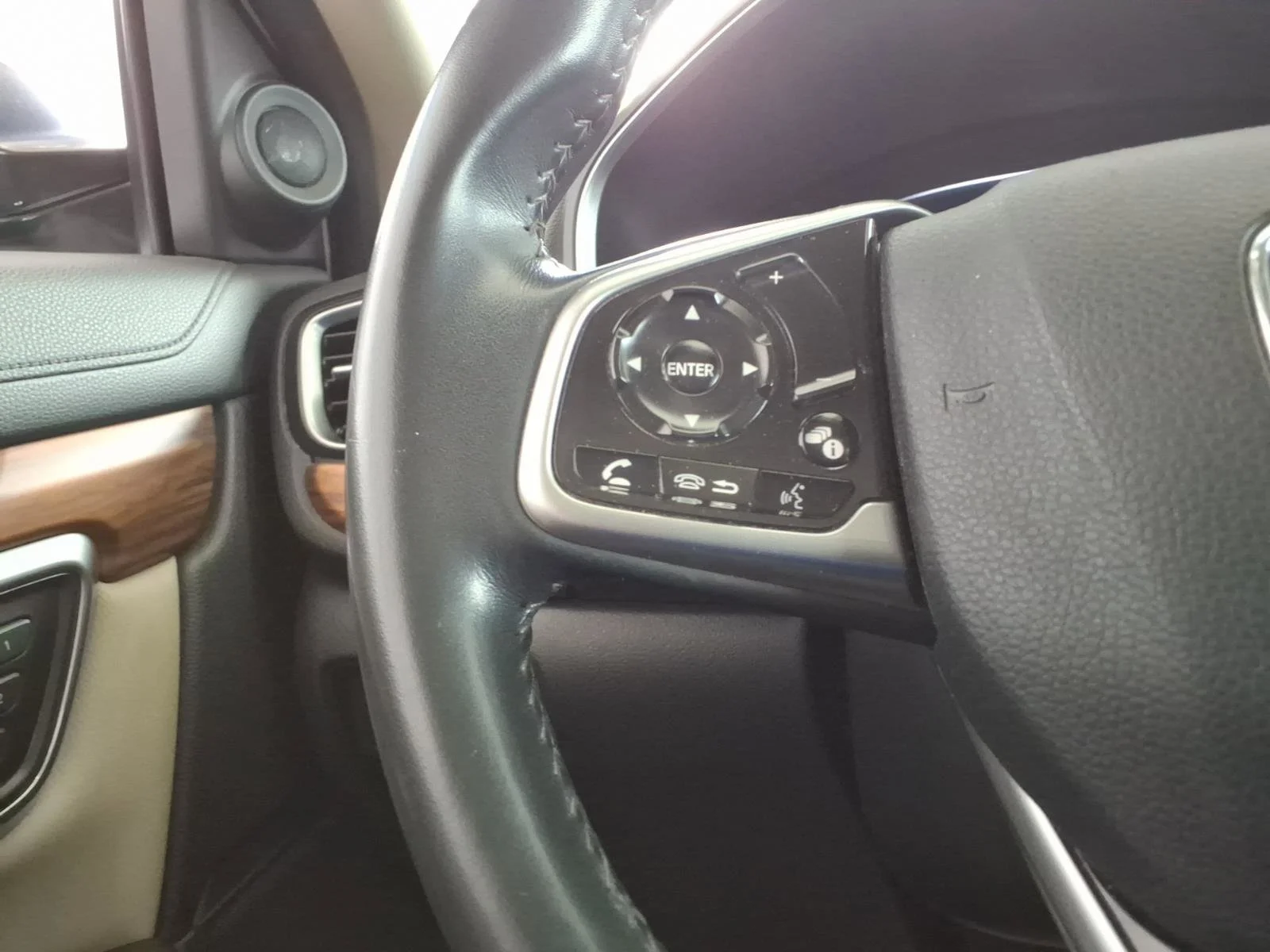 Certified Used 2019 Platinum White Pearl Honda EX-L image 29