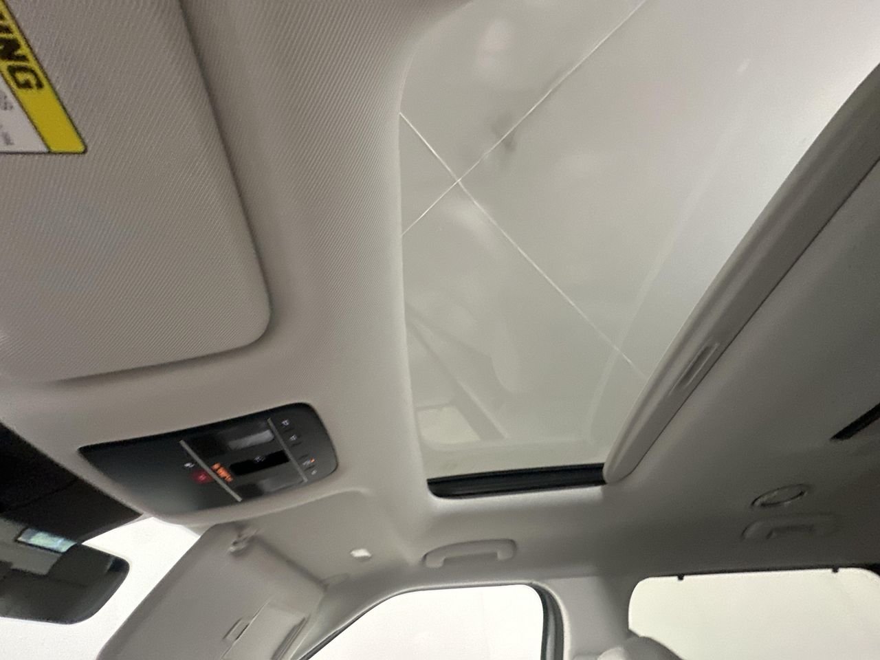 New 2027 Shimmering Silver Hyundai SEL Premium 7P image 21
