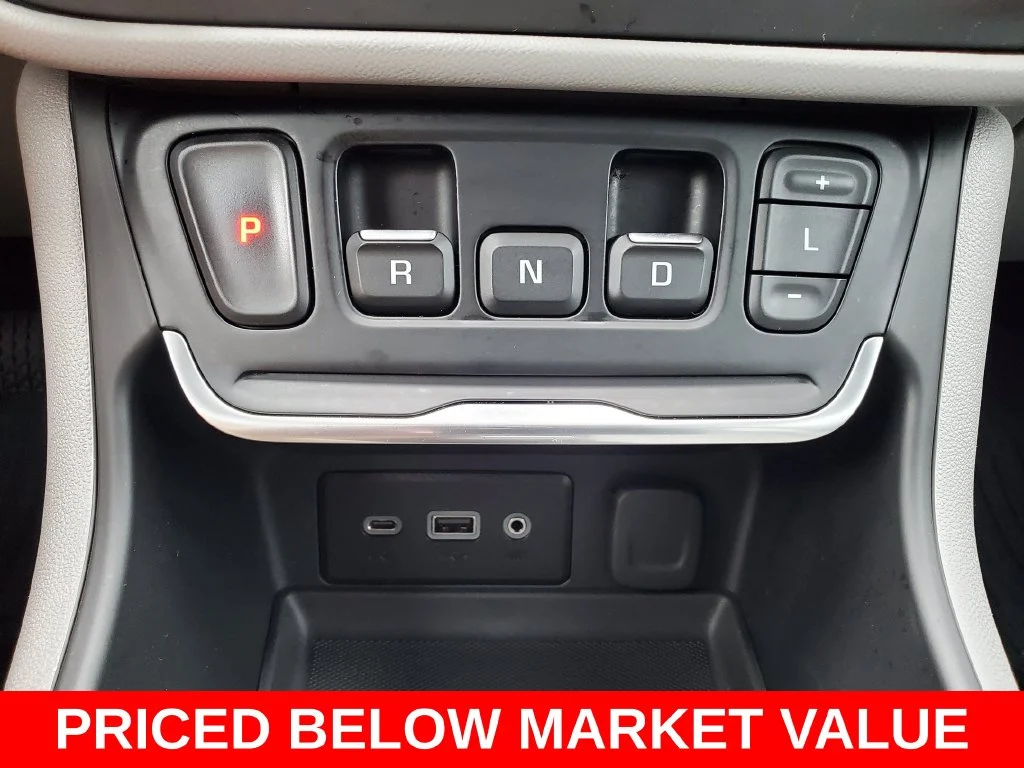 Used 2020 Gray GMC SLE image 18