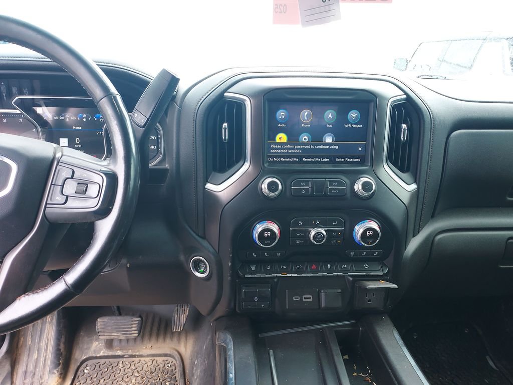 Used 2021 White GMC AT4 image 17