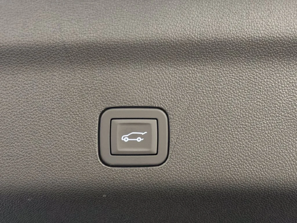 New 2027 Sterling Gray Metallic Chevrolet LT image 8