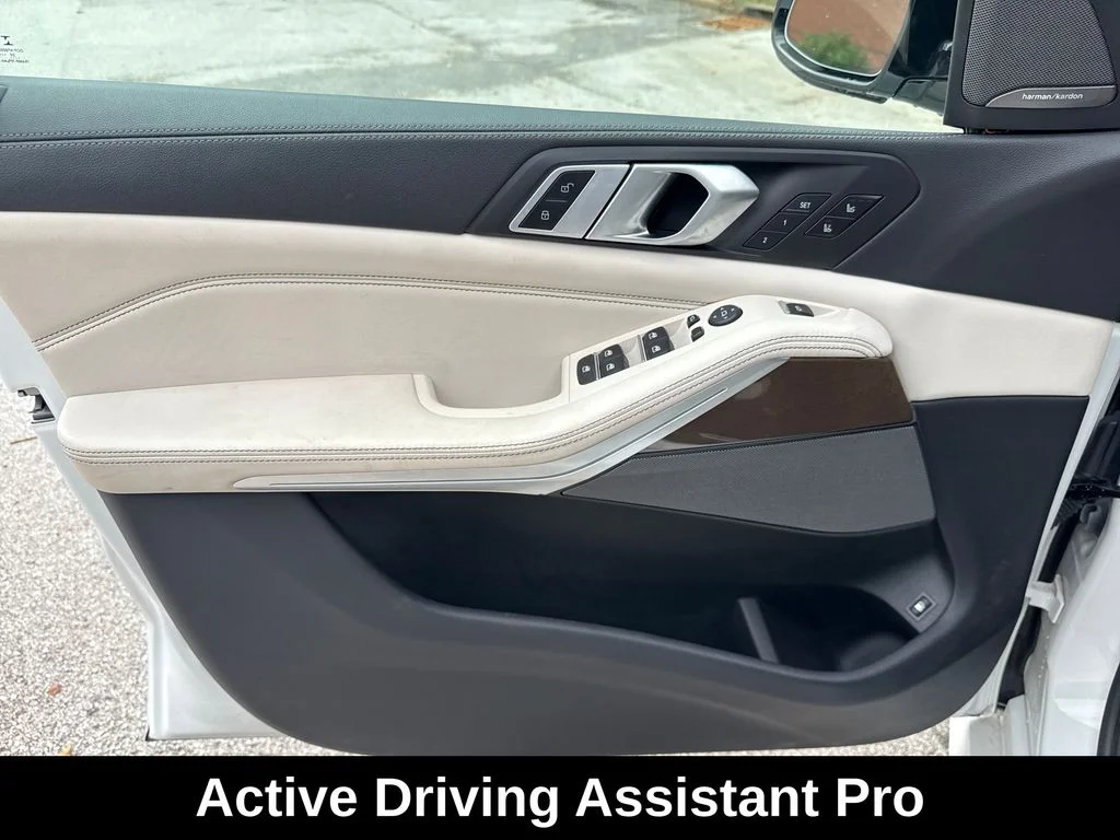 Used 2021 White BMW xDrive45e image 15