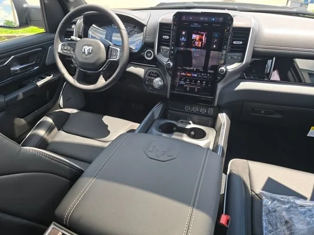 New 2026 Serrano Green Metallic Ram Laramie image 44