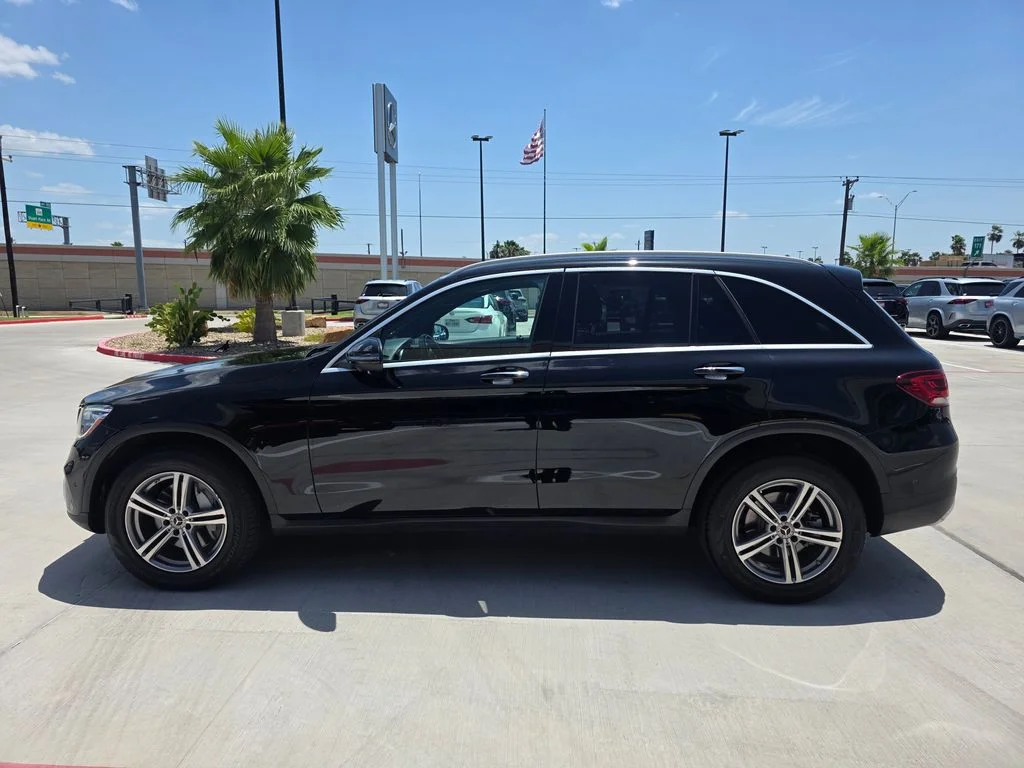 Used 2021 Black Mercedes-Benz GLC 300 image 4