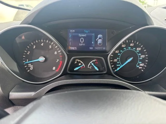 Used 2014 Red Ford SE image 4