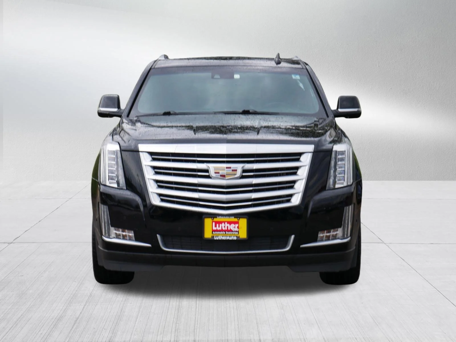 Used 2017 Cadillac Escalade ESV Platinum with VIN 1GYS4KKJ5HR148662 for sale in Vadnais Heights, Minnesota