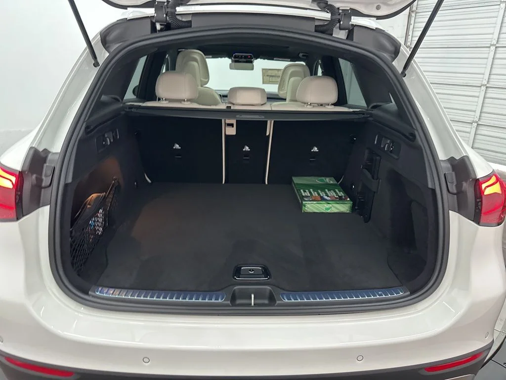 Used 2026 White Mercedes-Benz GLC 300 image 23