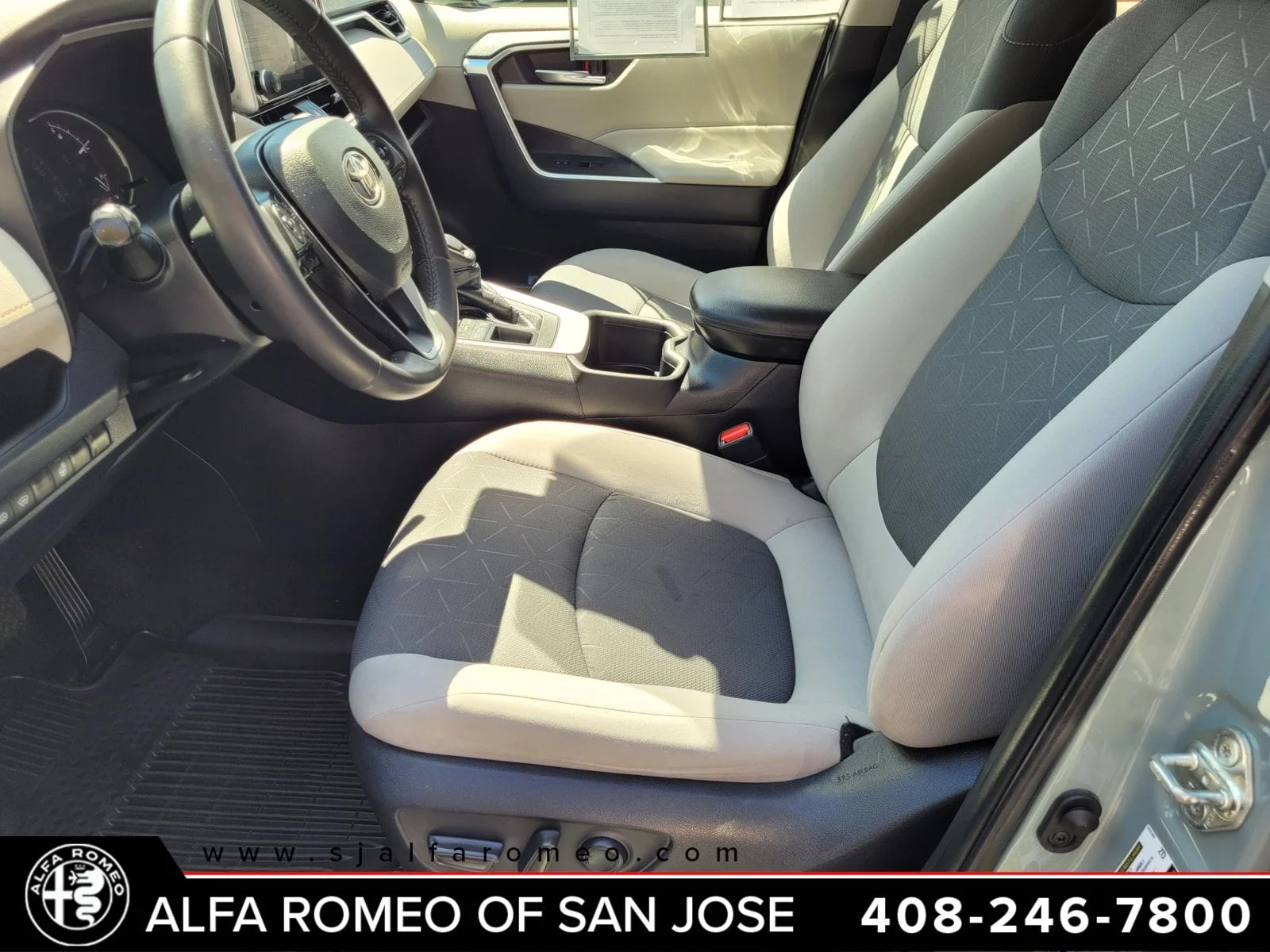 Used 2023  Toyota XLE image 22