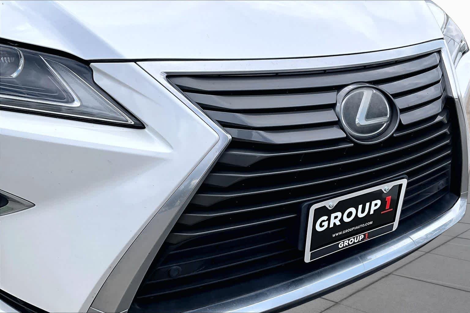 Used 2018 Eminent White Pearl Lexus  image 27