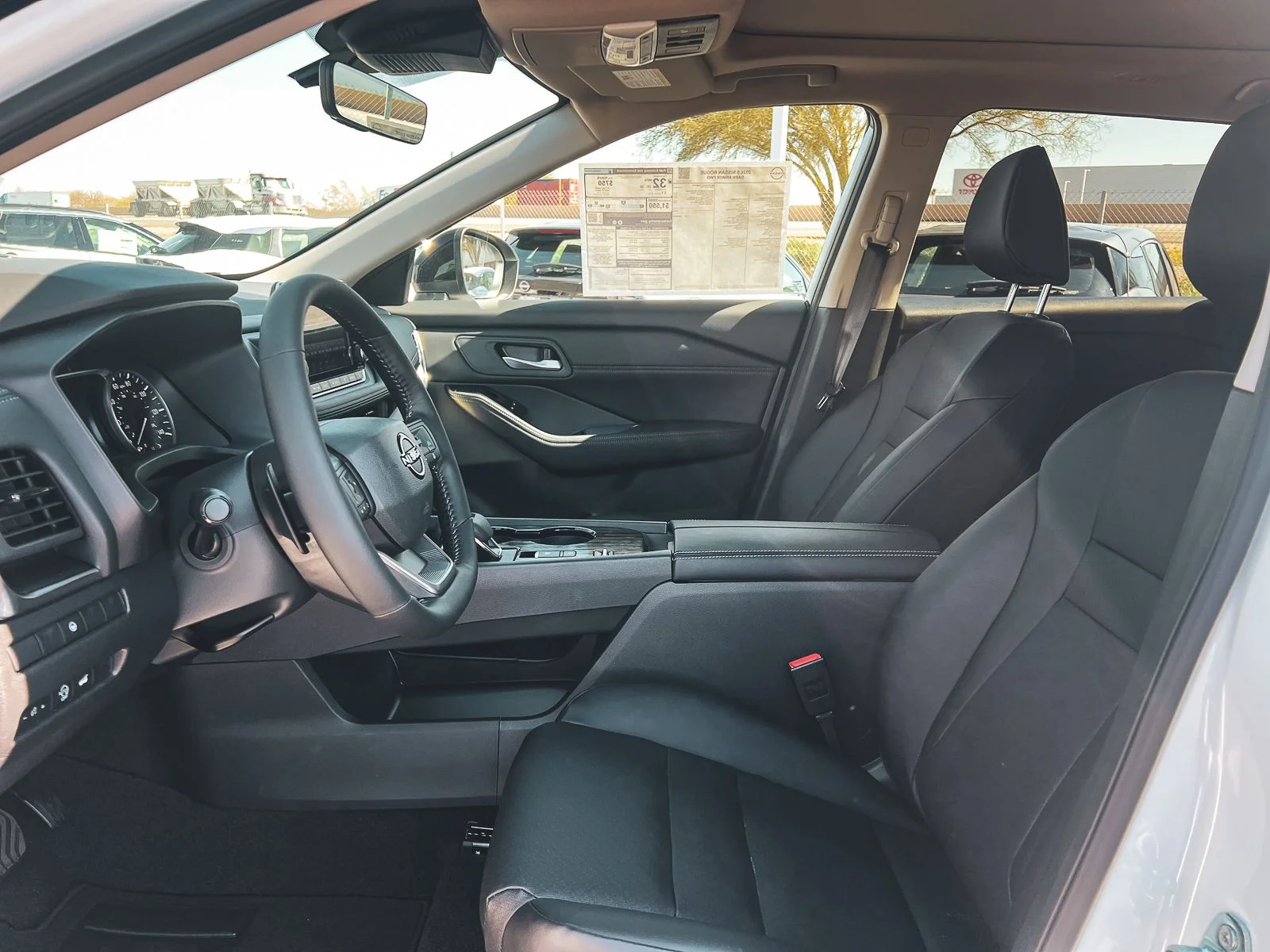 New 2026 Everest White Pearl TriCoat Nissan Dark Armor™ image 23
