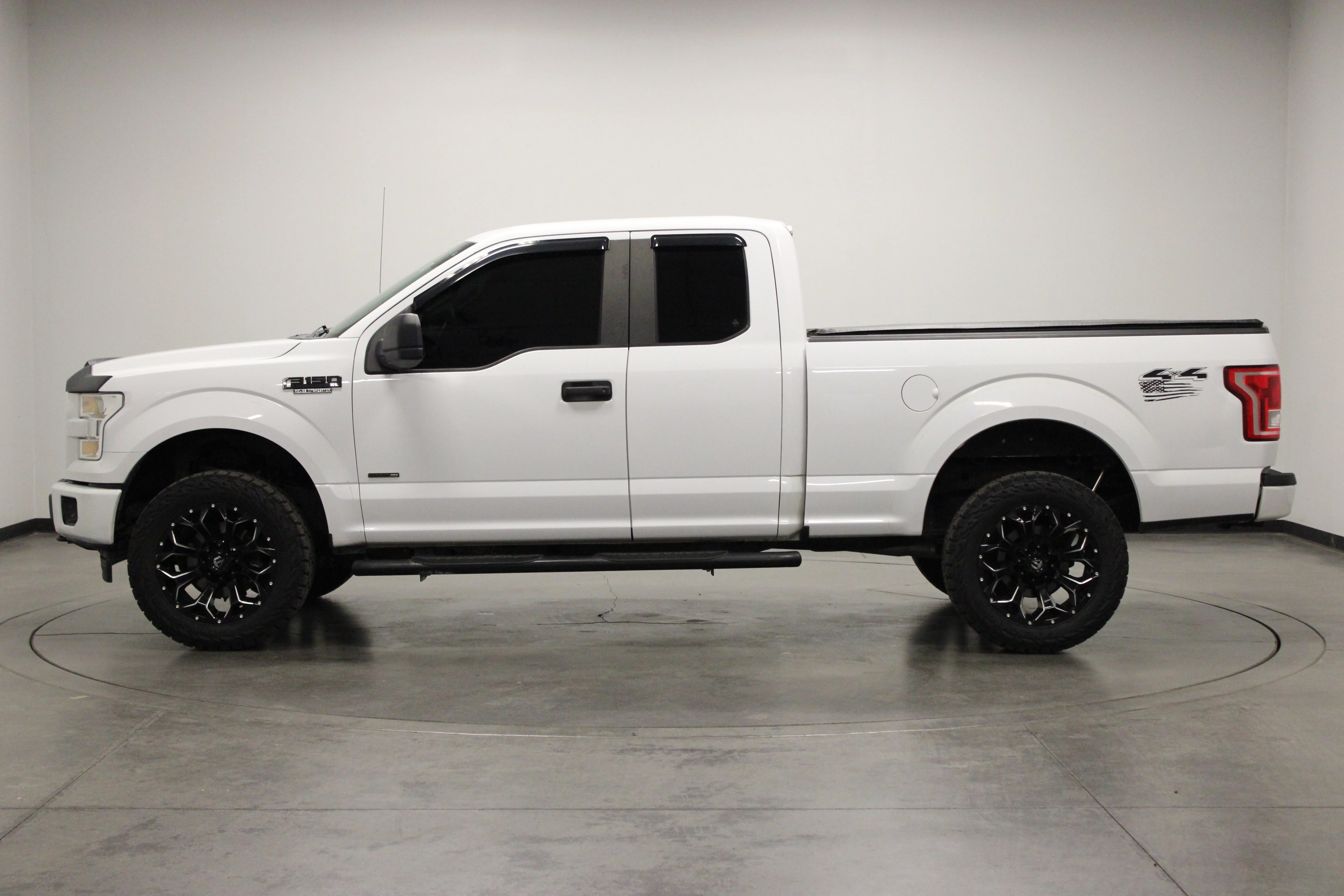 Used 2017 Oxford White Ford XL image 5