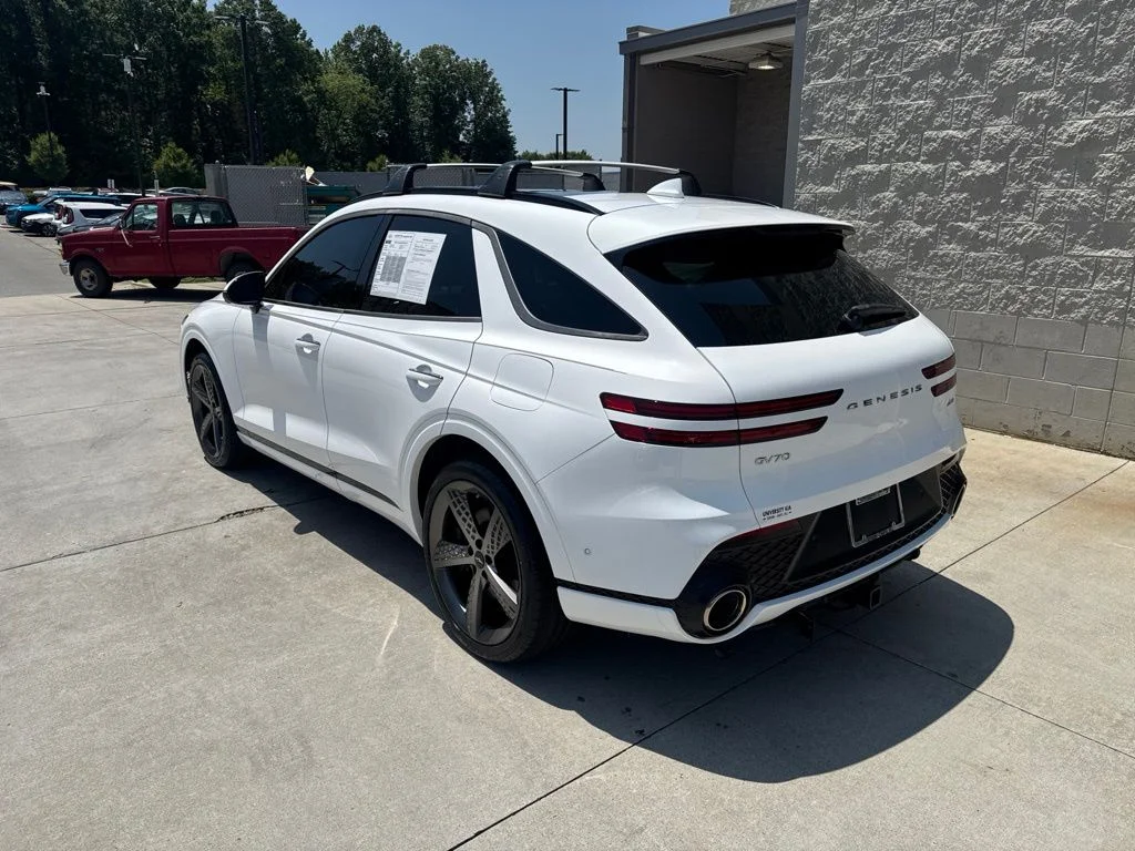 Used 2023 White Genesis 2.5T image 5