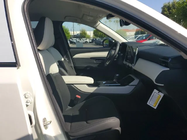 New 2026 Rhodium White Metallic Mazda 2.5 S Preferred AWD image 14