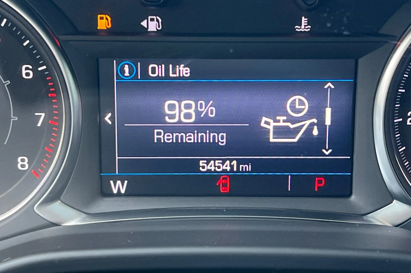 Used 2023 Silver GMC SLE image 25