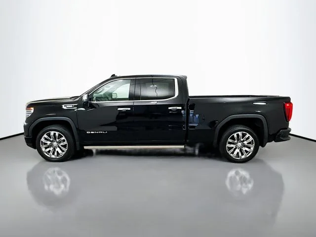 Used 2025 Black GMC Denali image 4