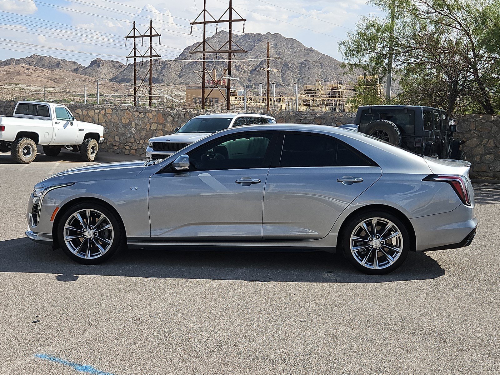 Used 2025 Argent Silver Metallic Cadillac Sport image 5