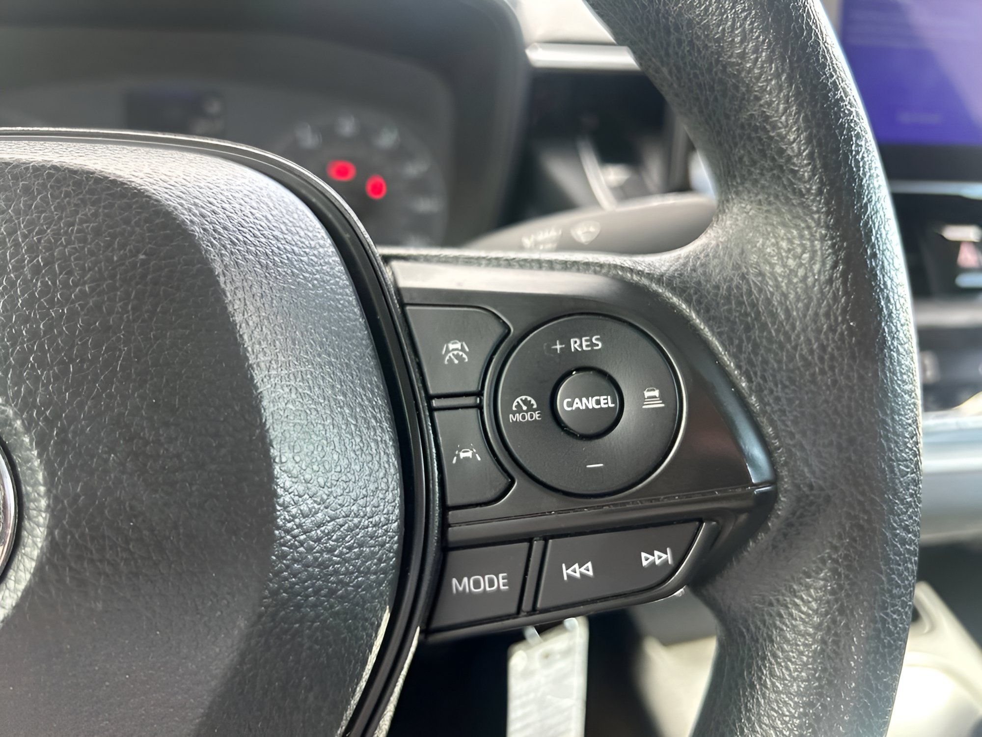 Used 2025 Midnight Black Metallic Toyota LE image 25