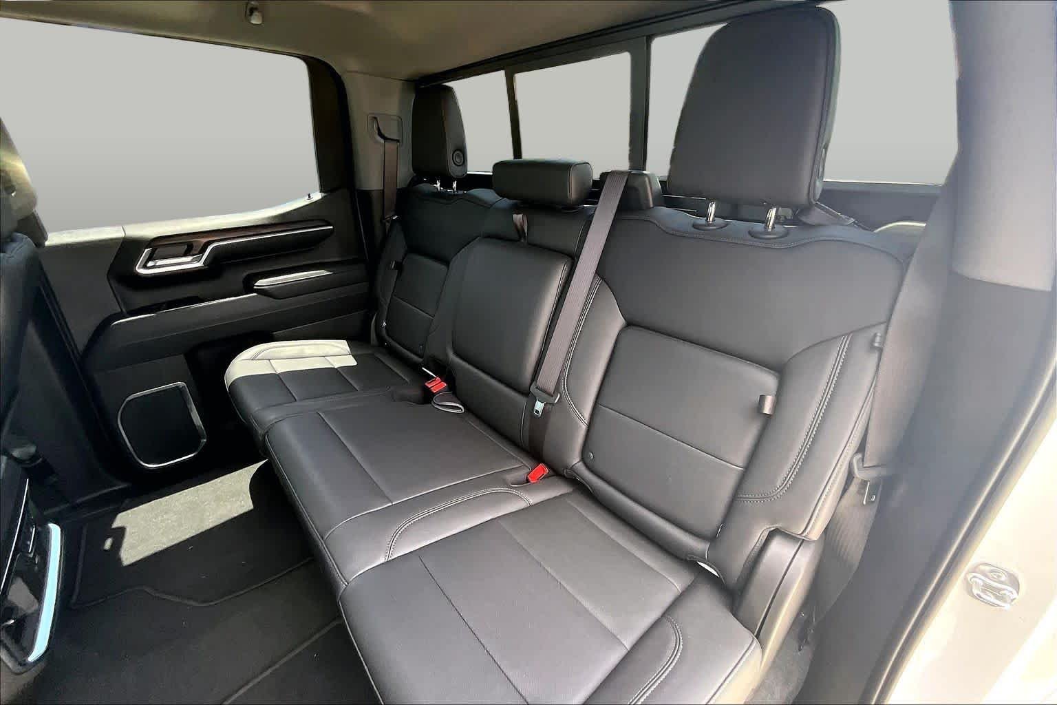 Used 2026 Summit White GMC SLT image 19