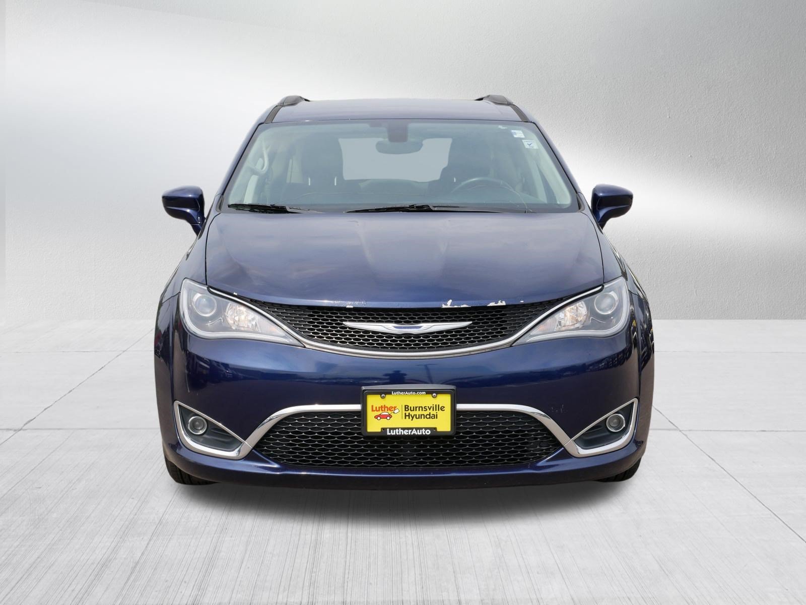Used 2017 Chrysler Pacifica Touring-L with VIN 2C4RC1BG6HR512586 for sale in Burnsville, Minnesota